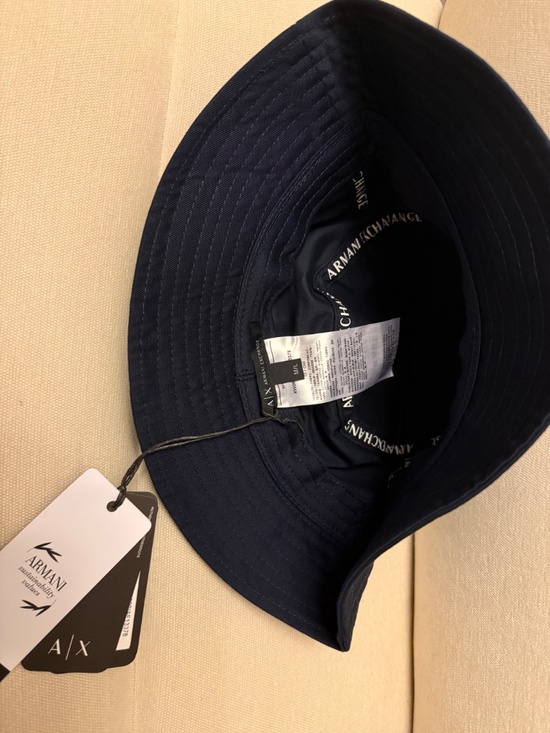 NWT ARMANI LOGO BUCKET HAT SIZE M/L